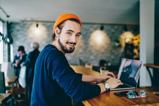 美术总监 portrait